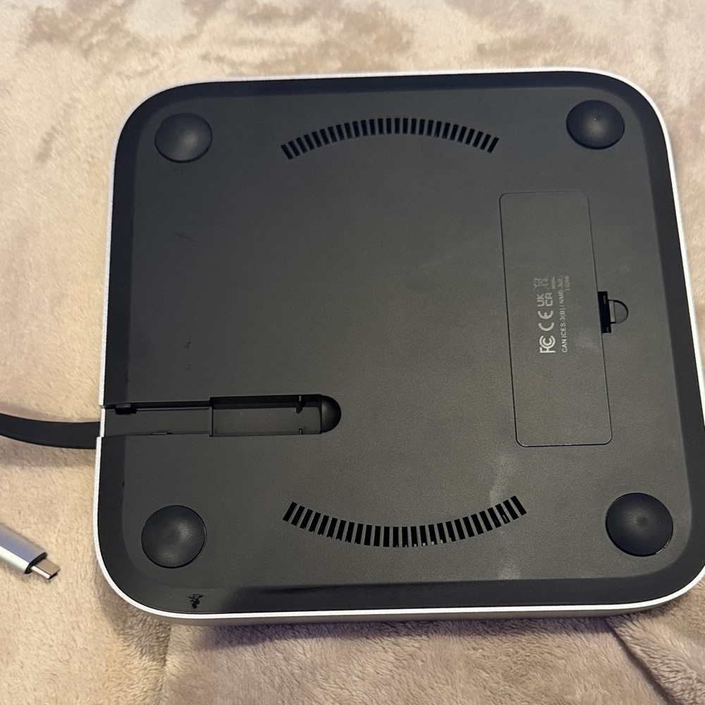 Silver USB-C Hub for Mac Mini - Picture 8 of 12